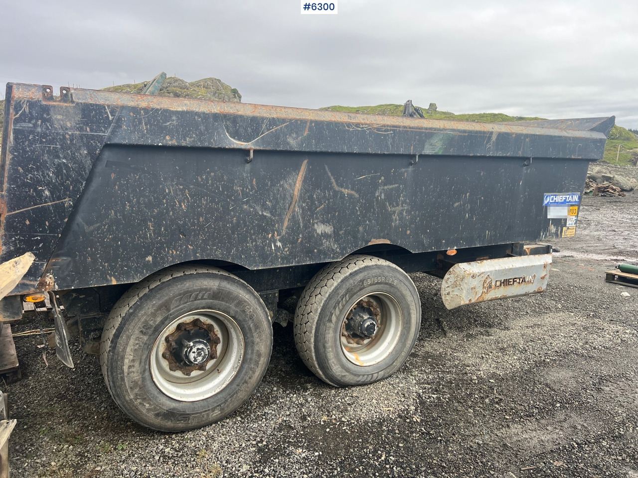 2012 Chieftain 20 ton 2 axle dump trailer - Reboque basculante agrícola: foto 4 2012 Chieftain 20 ton 2 axle dump trailer - Reboque basculante agrícola: foto 4