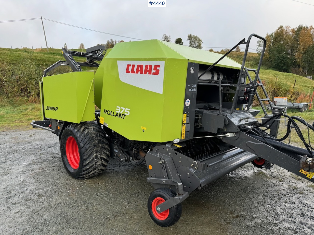 2012 Claas 375 Rollant uniwrap. Few balls - Máquina para produção de feno: foto 1 2012 Claas 375 Rollant uniwrap. Few balls - Máquina para produção de feno: foto 1