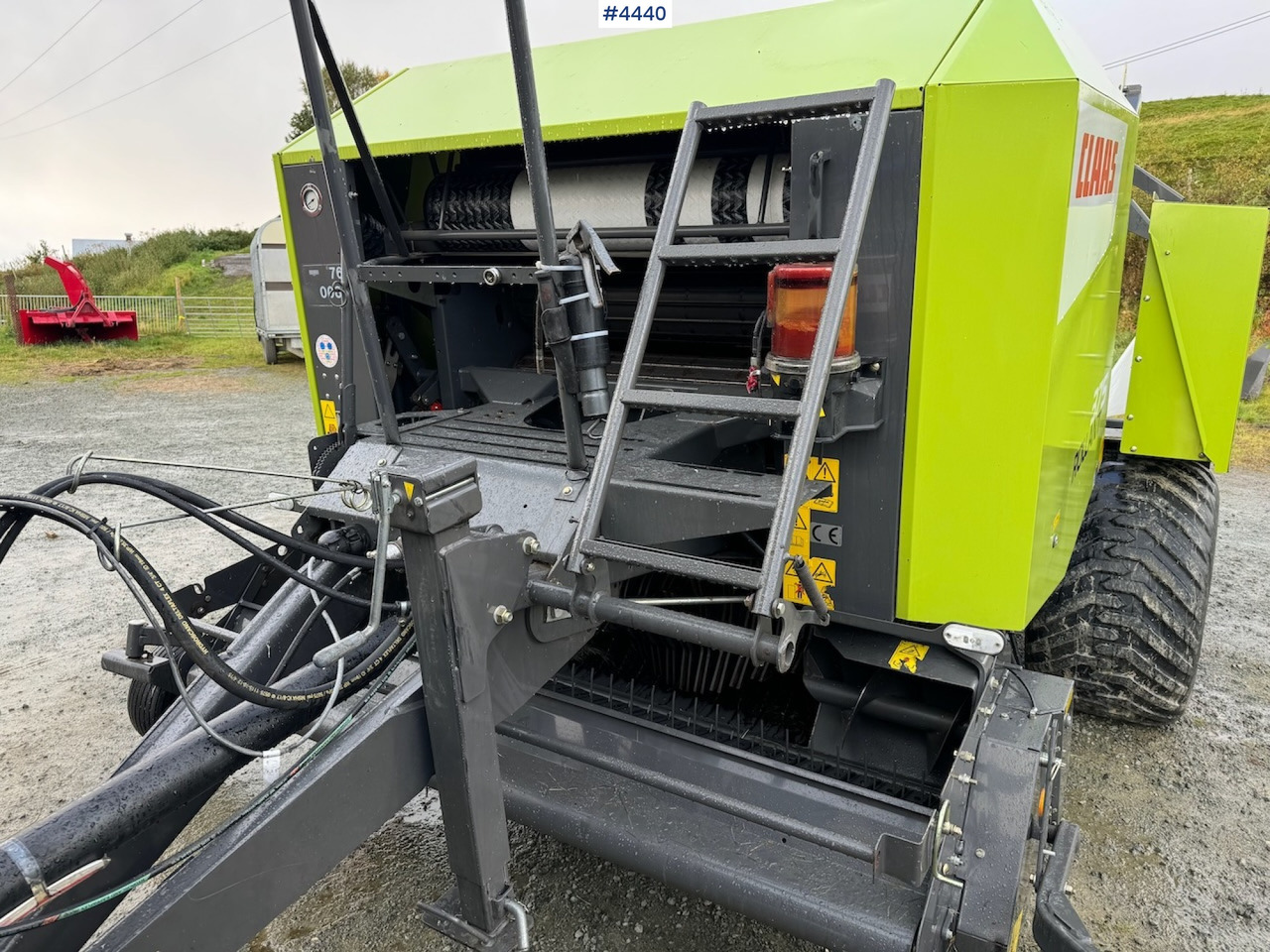 2012 Claas 375 Rollant uniwrap. Few balls - Máquina para produção de feno: foto 5 2012 Claas 375 Rollant uniwrap. Few balls - Máquina para produção de feno: foto 5