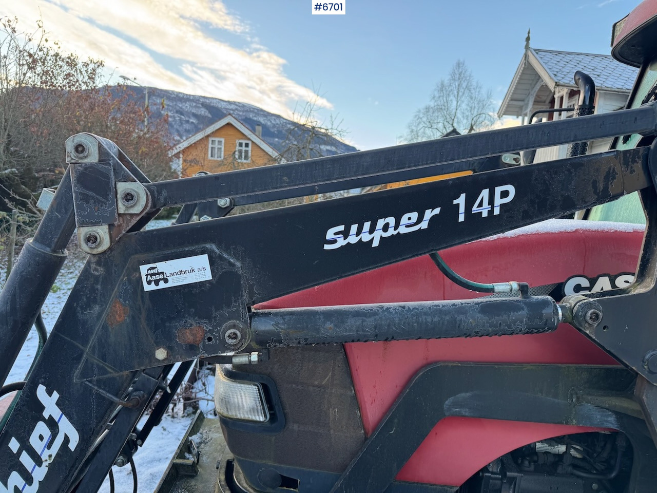 2013 Case IH JX 80 w/ front loader and some equipment. Low hours! - Trator: foto 3 2013 Case IH JX 80 w/ front loader and some equipment. Low hours! - Trator: foto 3