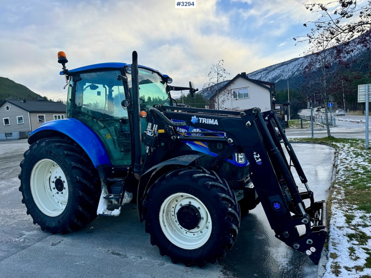 2013 New Holland T5.95 with Trima +2.1P Front Loader. New Engine! - Trator: foto 1 2013 New Holland T5.95 with Trima +2.1P Front Loader. New Engine! - Trator: foto 1