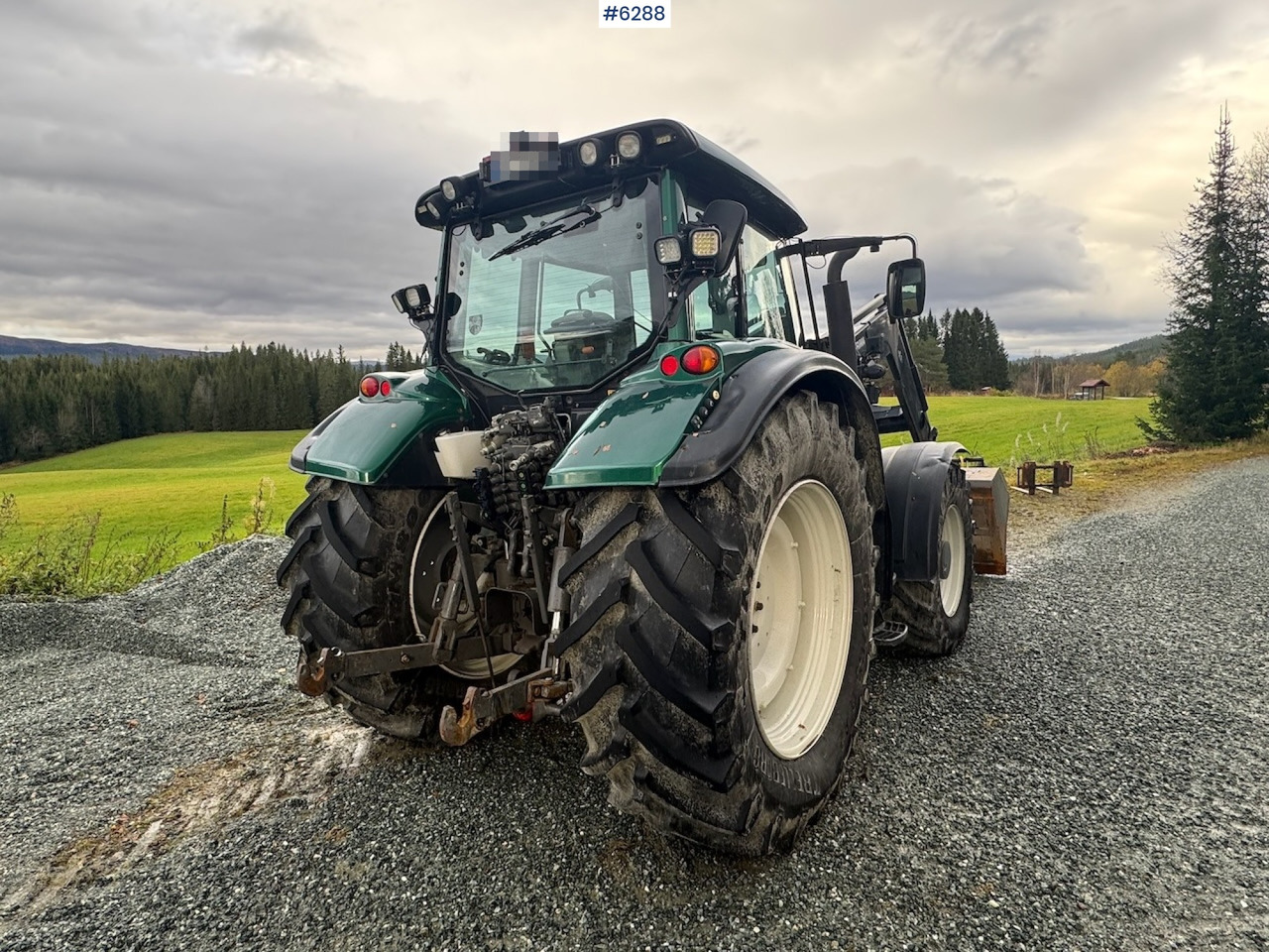 2013 Valtra T203 w/ Trima front loader, snow bucket, gravel bucket, pallet forks and timber clamp! - Trator: foto 5 2013 Valtra T203 w/ Trima front loader, snow bucket, gravel bucket, pallet forks and timber clamp! - Trator: foto 5