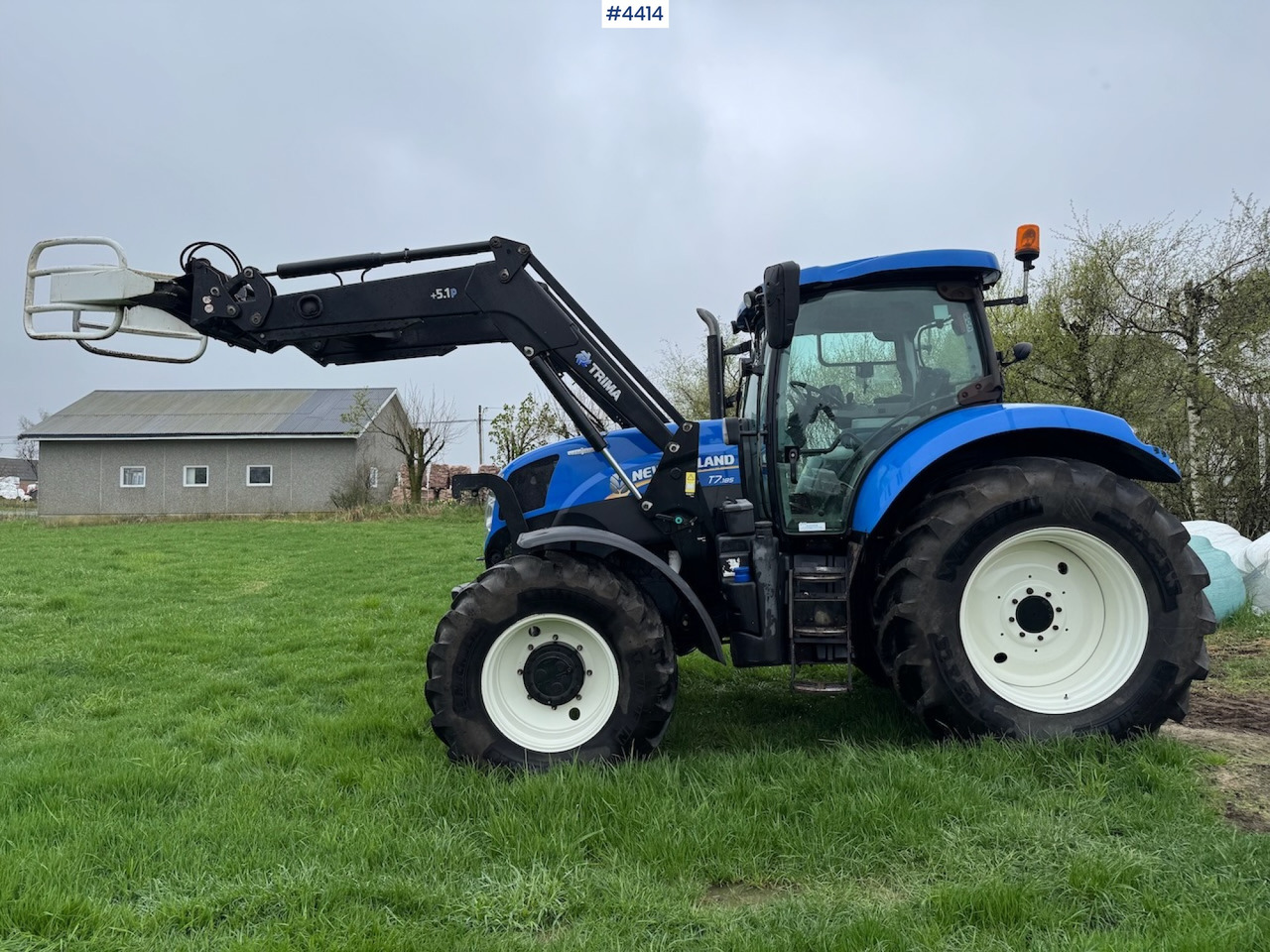 2015 New Holland T7.185 Auto Command w/Front Loader - Trator: foto 5 2015 New Holland T7.185 Auto Command w/Front Loader - Trator: foto 5