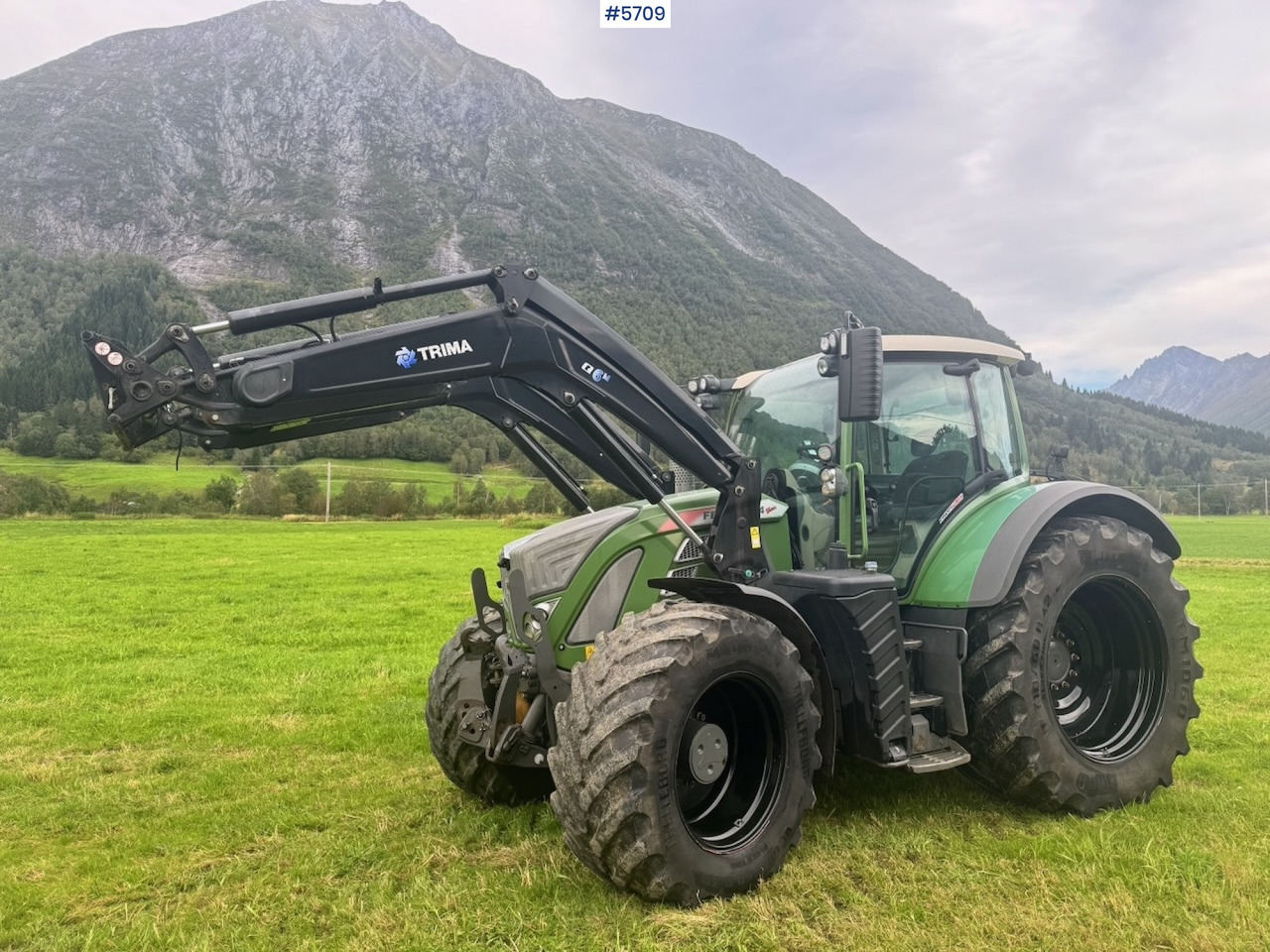 2017 Fendt 724 Vario w/ GPS, Front PTO, Loader and hydraulics. - Trator: foto 3 2017 Fendt 724 Vario w/ GPS, Front PTO, Loader and hydraulics. - Trator: foto 3