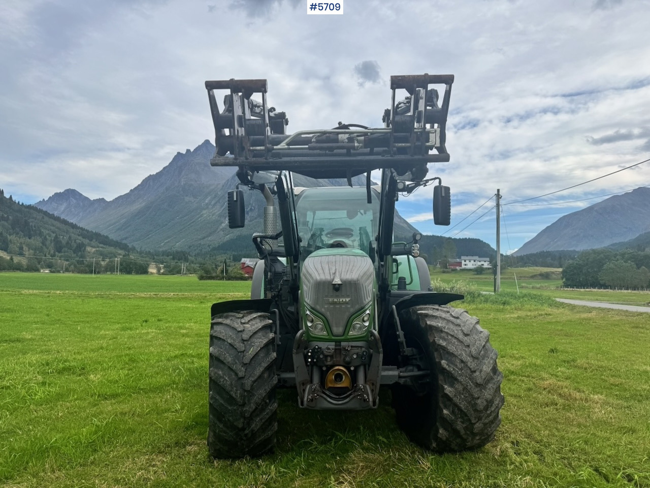 Locação financeira de  2017 Fendt 724 Vario w/ GPS, Front PTO, Loader and hydraulics. 2017 Fendt 724 Vario w/ GPS, Front PTO, Loader and hydraulics.: foto 10
