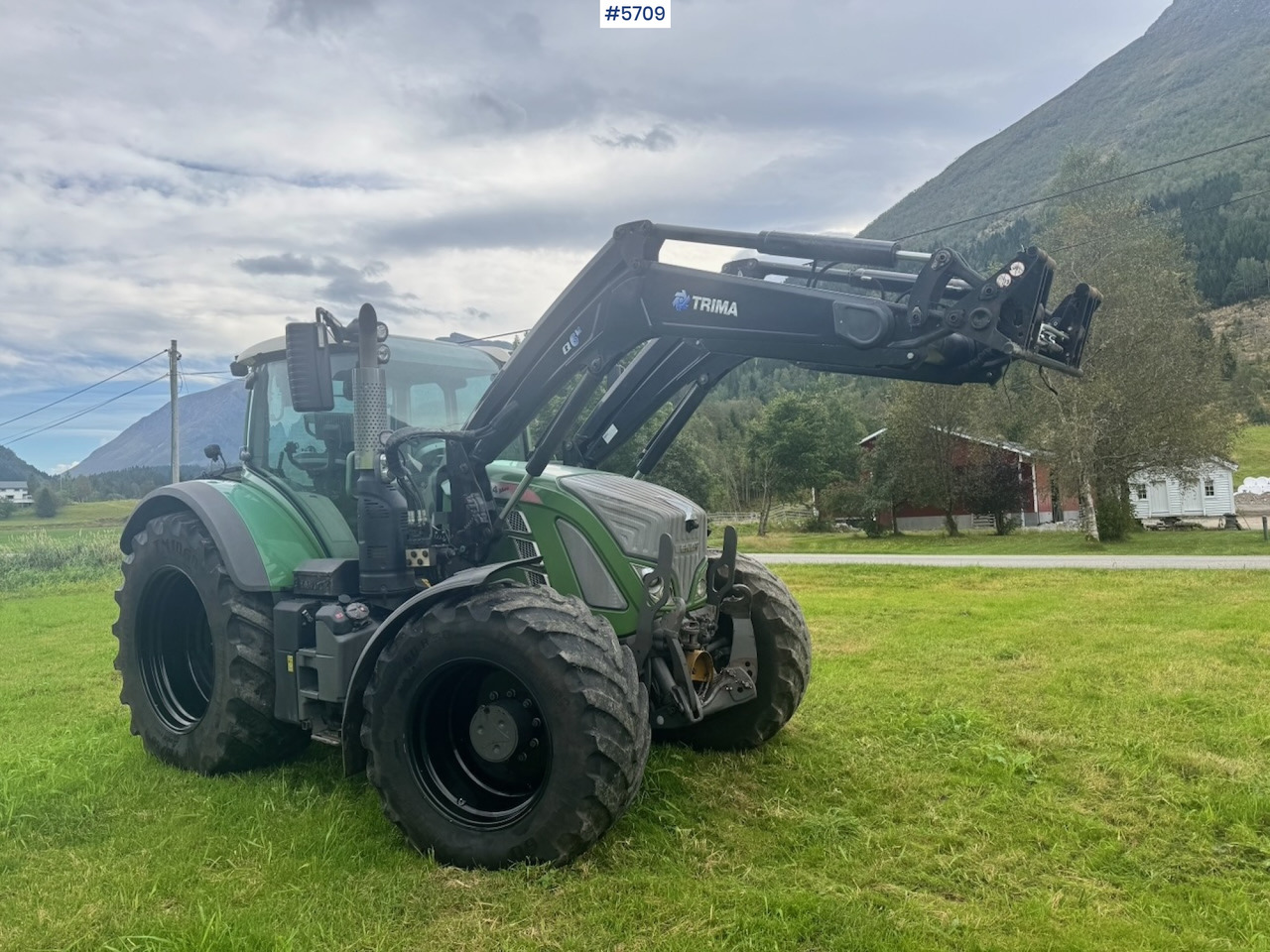 Locação financeira de  2017 Fendt 724 Vario w/ GPS, Front PTO, Loader and hydraulics. 2017 Fendt 724 Vario w/ GPS, Front PTO, Loader and hydraulics.: foto 9