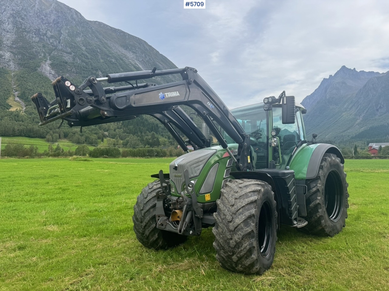 2017 Fendt 724 Vario w/ GPS, Front PTO, Loader and hydraulics. - Trator: foto 2 2017 Fendt 724 Vario w/ GPS, Front PTO, Loader and hydraulics. - Trator: foto 2