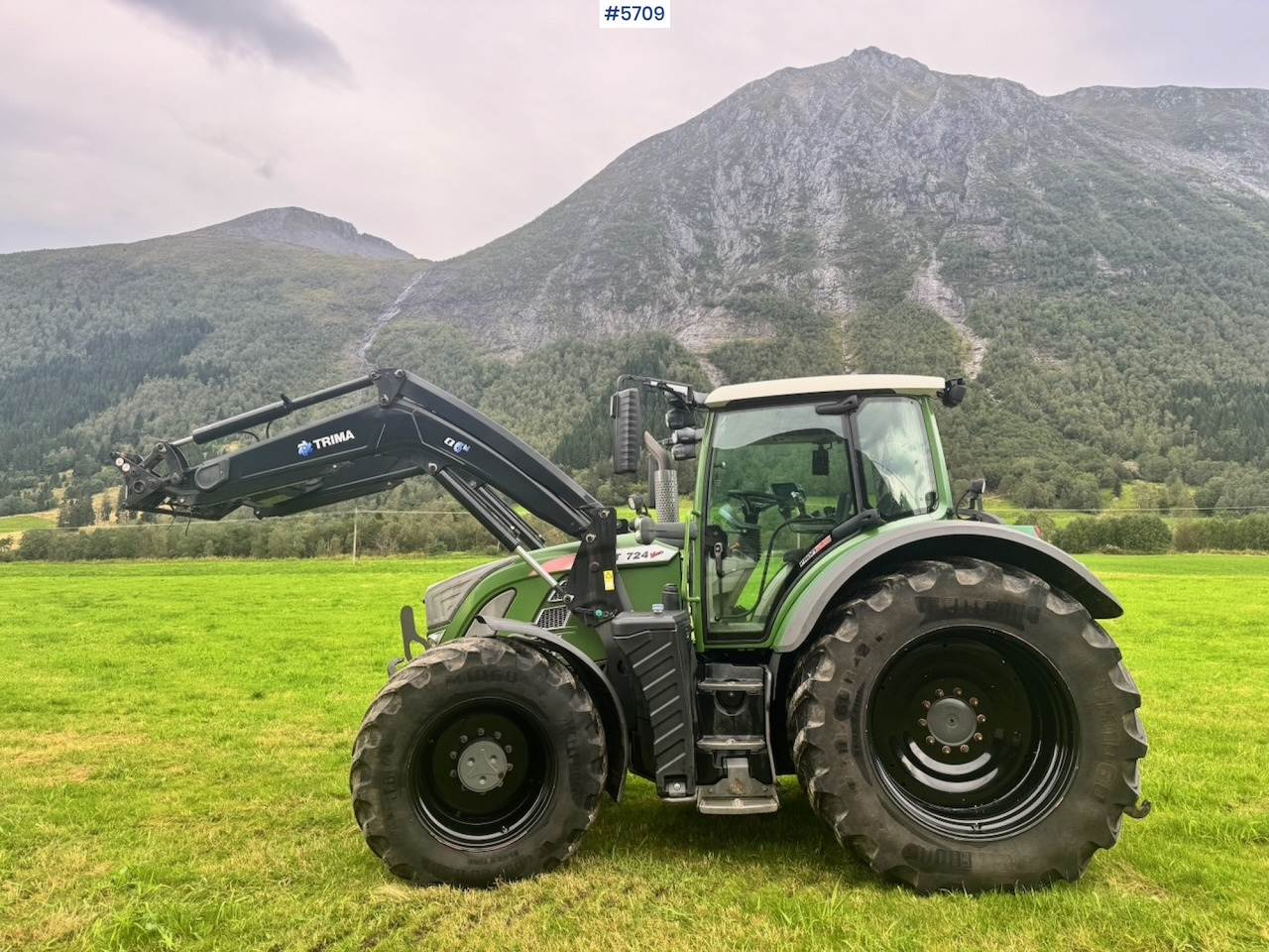 2017 Fendt 724 Vario w/ GPS, Front PTO, Loader and hydraulics. - Trator: foto 4 2017 Fendt 724 Vario w/ GPS, Front PTO, Loader and hydraulics. - Trator: foto 4