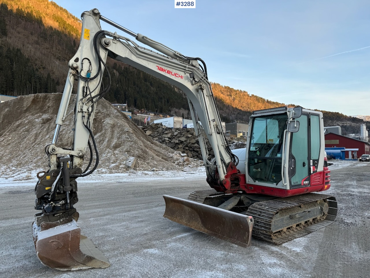 2022 Takeuchi TB 290-2 w/Rotory tilt and several buckets - Escavadeira: foto 3 2022 Takeuchi TB 290-2 w/Rotory tilt and several buckets - Escavadeira: foto 3