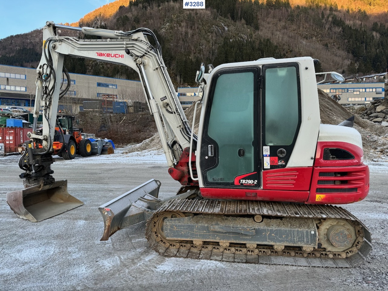 2022 Takeuchi TB 290-2 w/Rotory tilt and several buckets - Escavadeira: foto 5 2022 Takeuchi TB 290-2 w/Rotory tilt and several buckets - Escavadeira: foto 5