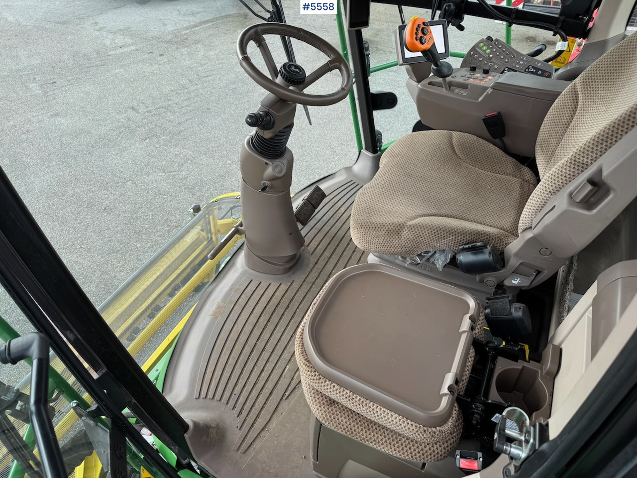 Máquina para produção de feno 2024 John Deere 8200 in, like new!: foto 14