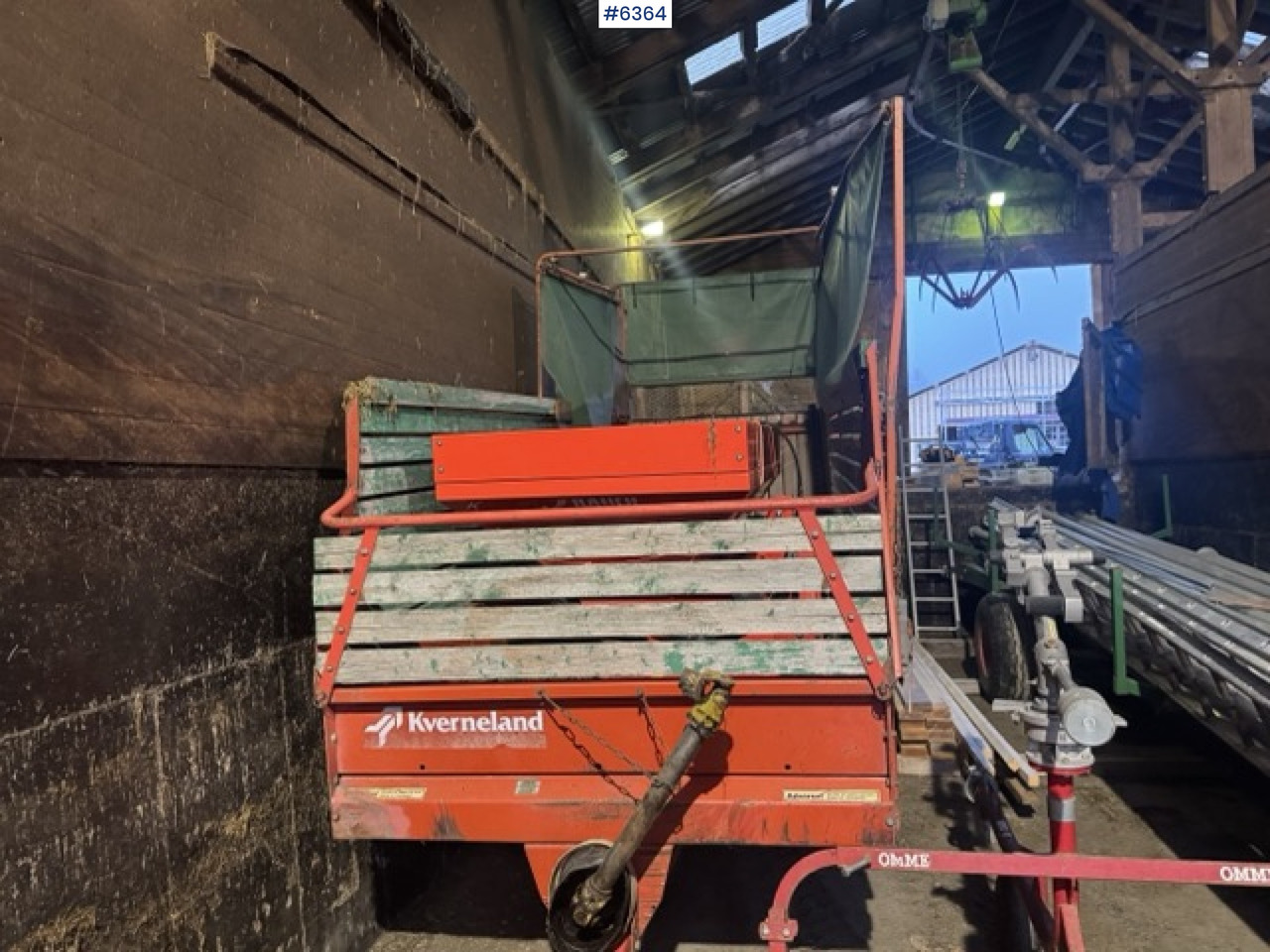 Approx. 1990 Kverneland UN7000 unloading wagon - Máquina para produção de feno: foto 3 Approx. 1990 Kverneland UN7000 unloading wagon - Máquina para produção de feno: foto 3