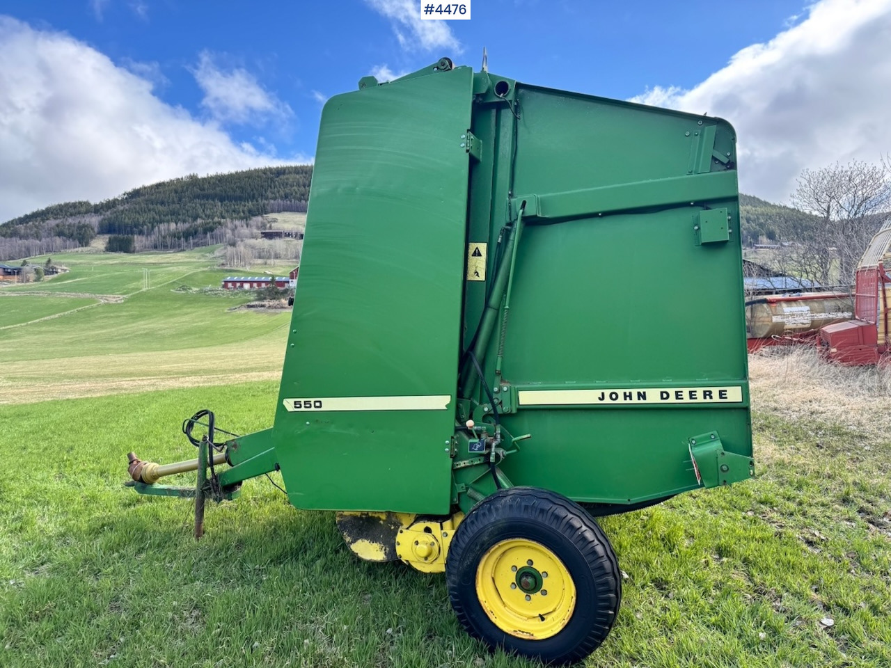 Circa 1990 John Deere 550 Round Baler - Máquina para produção de feno: foto 5 Circa 1990 John Deere 550 Round Baler - Máquina para produção de feno: foto 5