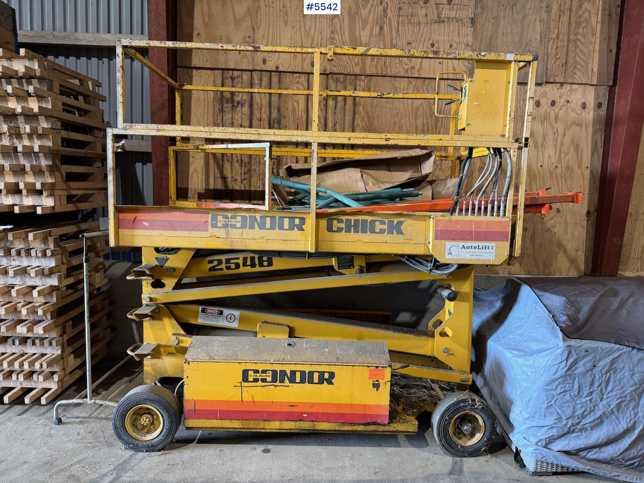Condor Chick 2548 scissor lift. - Plataforma aérea: foto 3 Condor Chick 2548 scissor lift. - Plataforma aérea: foto 3