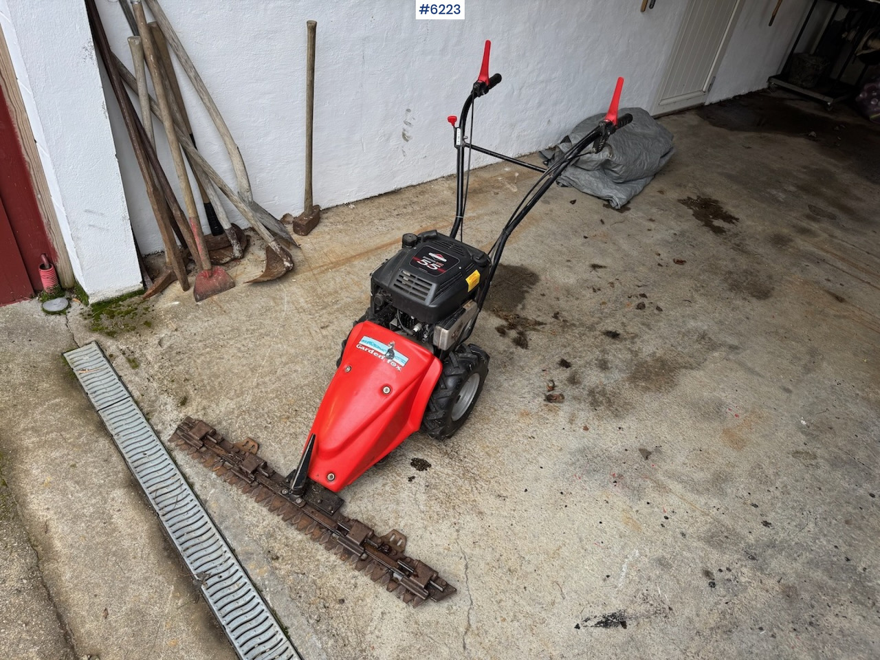 Garden Fox two-wheel mower - Máquina para produção de feno: foto 1 Garden Fox two-wheel mower - Máquina para produção de feno: foto 1