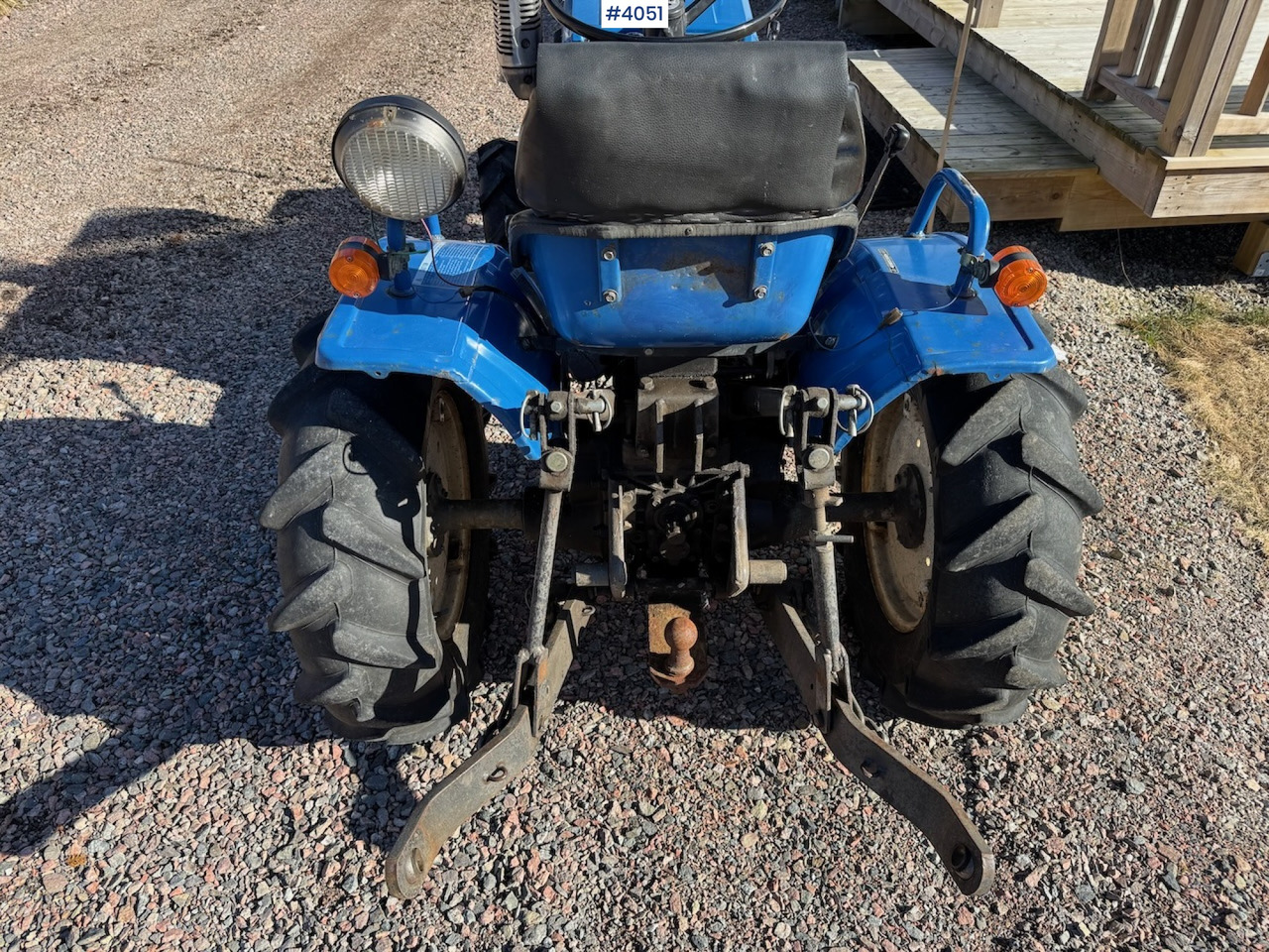 Iseki 2140 w/bucket, tiller and wood splitter. Low hours! - Trator: foto 4 Iseki 2140 w/bucket, tiller and wood splitter. Low hours! - Trator: foto 4