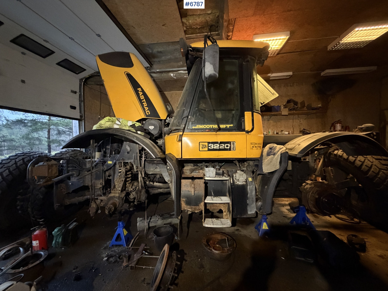 JCB Fastrac 3220 – Repair object with extra equipment - Trator: foto 4 JCB Fastrac 3220 – Repair object with extra equipment - Trator: foto 4