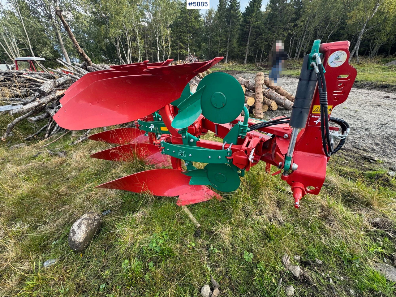 Kverneland 150S reversible plough, 3-furrow, year 2022. Never used – like new! - Maquina para lavrar a terra: foto 3 Kverneland 150S reversible plough, 3-furrow, year 2022. Never used – like new! - Maquina para lavrar a terra: foto 3