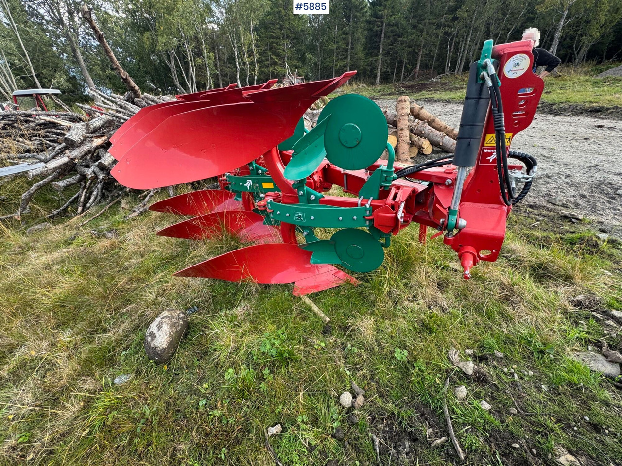 Kverneland 150S reversible plough, 3-furrow, year 2022. Never used – like new! - Maquina para lavrar a terra: foto 4 Kverneland 150S reversible plough, 3-furrow, year 2022. Never used – like new! - Maquina para lavrar a terra: foto 4