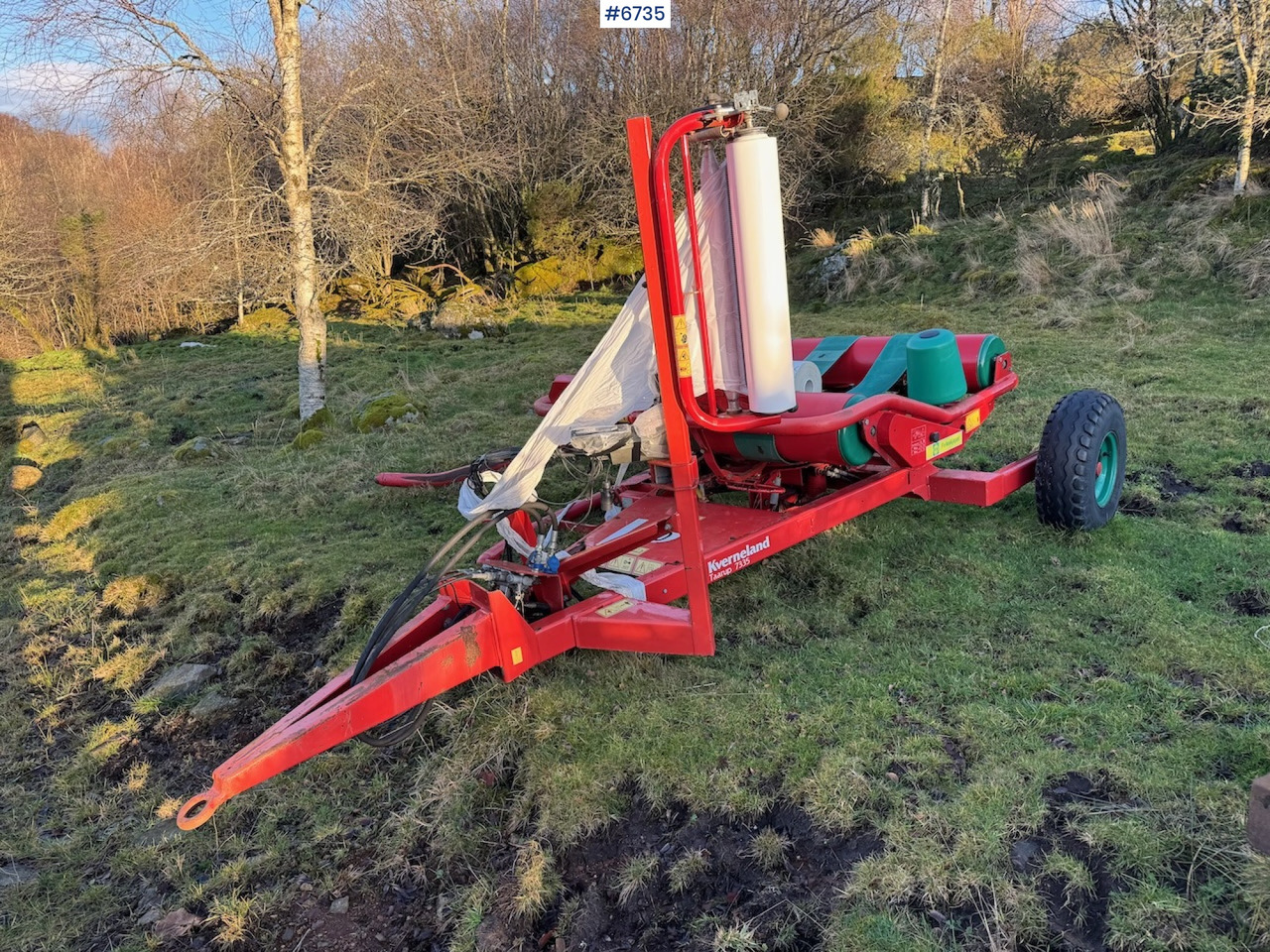 Kverneland Taarup 7335 Round Bale Wrapper - Máquina para produção de feno: foto 3 Kverneland Taarup 7335 Round Bale Wrapper - Máquina para produção de feno: foto 3