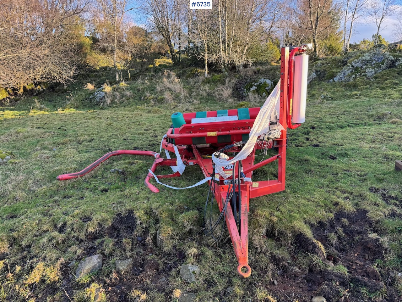 Kverneland Taarup 7335 Round Bale Wrapper - Máquina para produção de feno: foto 4 Kverneland Taarup 7335 Round Bale Wrapper - Máquina para produção de feno: foto 4