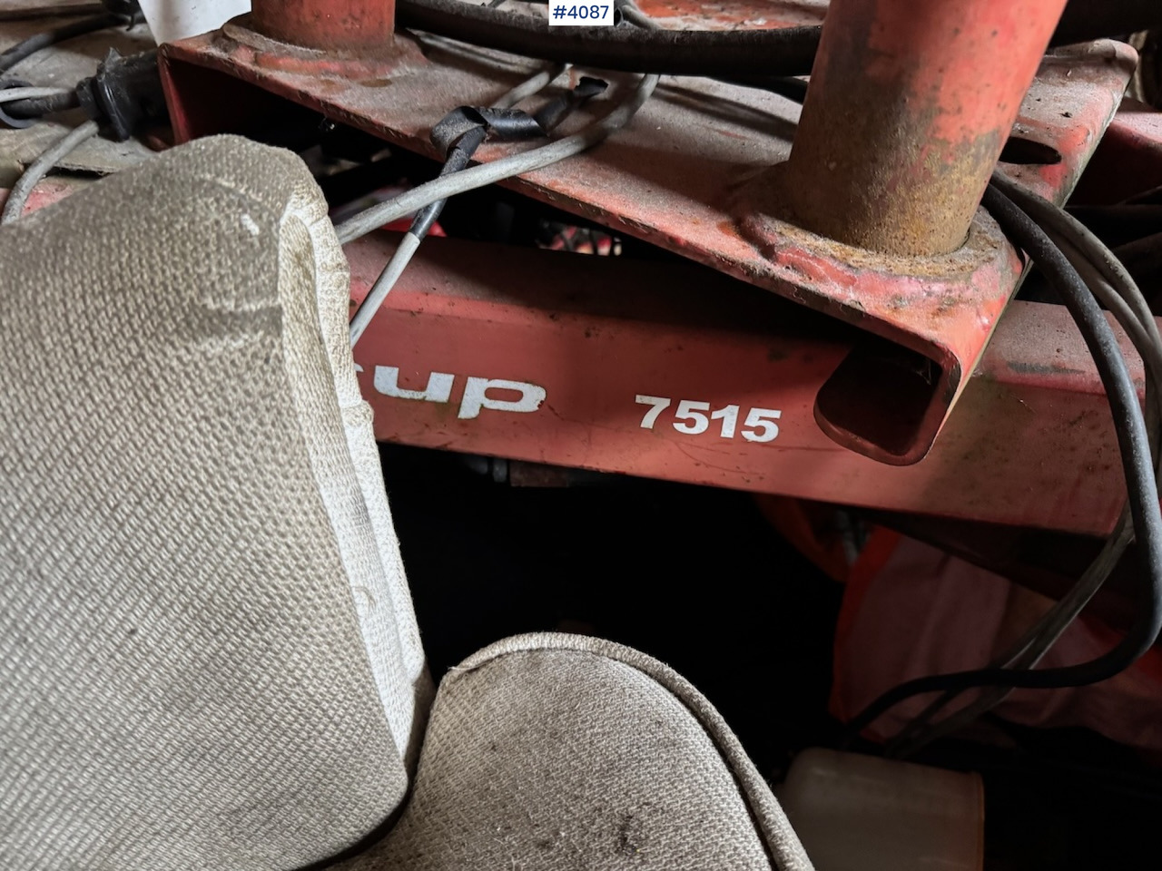 Máquina para produção de feno Kverneland Taarup 7515 Round Bale Wrapper: foto 8