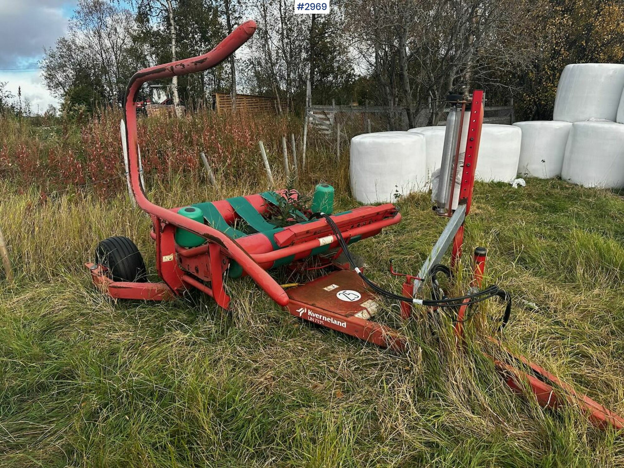 Kverneland UN 7335 round bale packs - Máquina para produção de feno: foto 3 Kverneland UN 7335 round bale packs - Máquina para produção de feno: foto 3