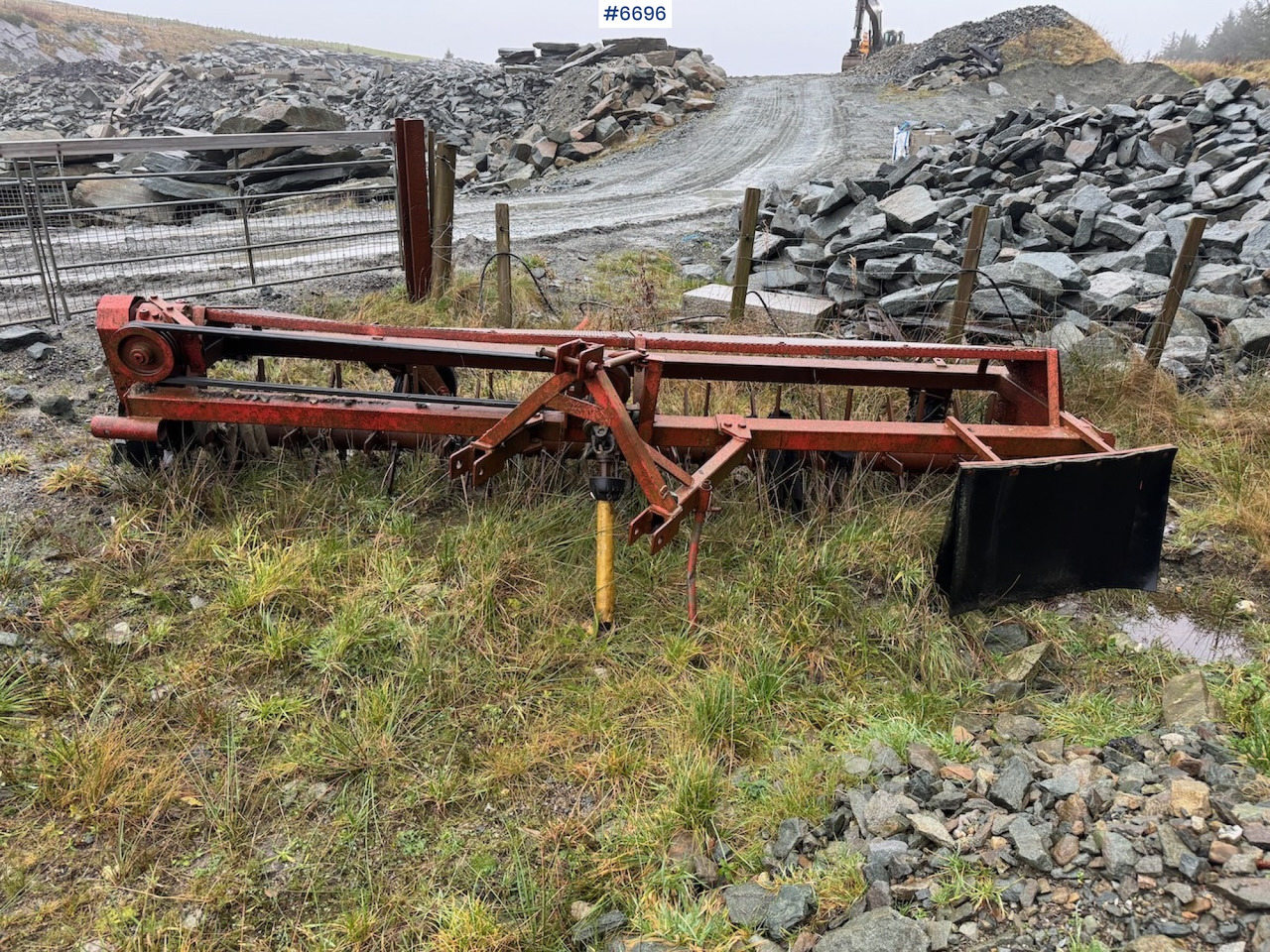 Kverneland stone rake 4 m. - Maquina para lavrar a terra: foto 5 Kverneland stone rake 4 m. - Maquina para lavrar a terra: foto 5