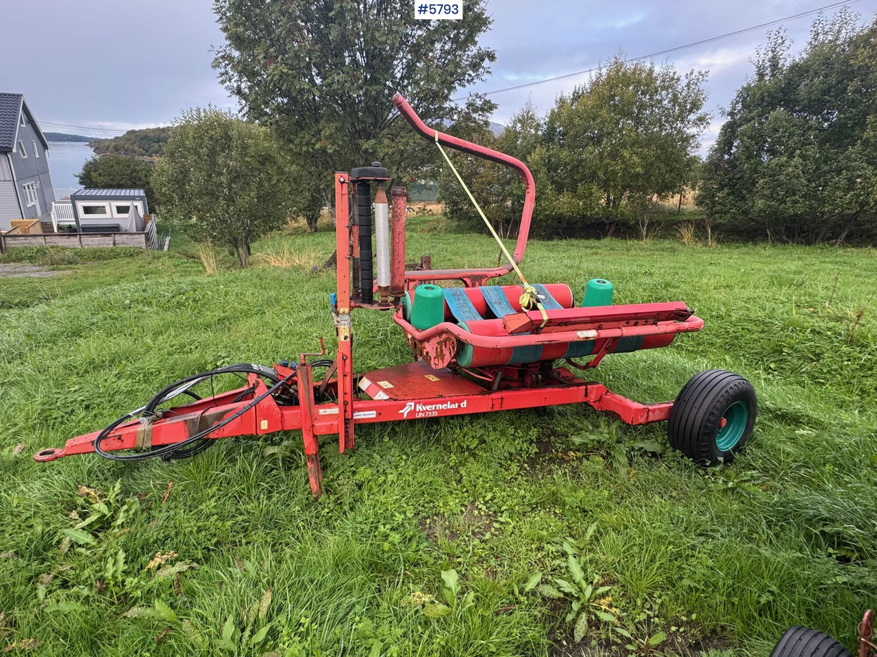 Kverneland un 7335. Partially rep.object - Máquina para produção de feno: foto 1 Kverneland un 7335. Partially rep.object - Máquina para produção de feno: foto 1