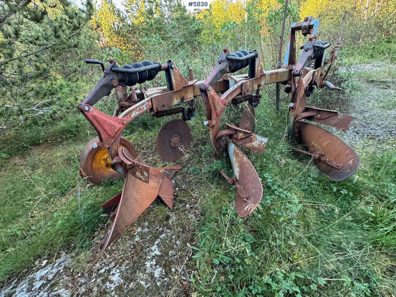 Øverum 3-furrow plow - Maquina para lavrar a terra: foto 5 Øverum 3-furrow plow - Maquina para lavrar a terra: foto 5