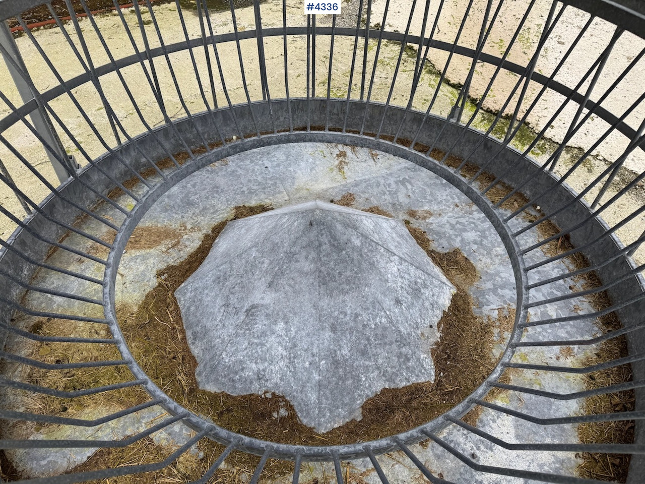 Round bale feeder for sheep - Equipamento de gado: foto 4 Round bale feeder for sheep - Equipamento de gado: foto 4