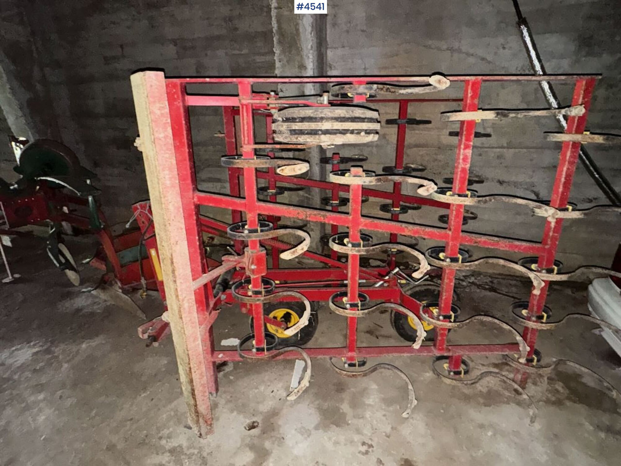 Väderstad Harrow - Maquina para lavrar a terra: foto 3 Väderstad Harrow - Maquina para lavrar a terra: foto 3