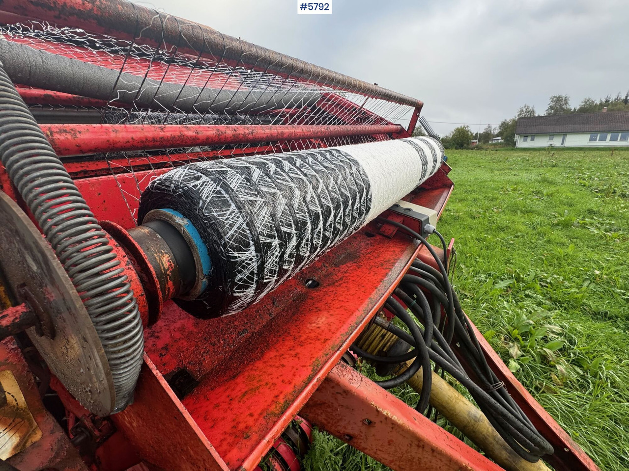 Welger RP 200 Mastercut round baler. Partially repaired object. - Máquina para produção de feno: foto 2 Welger RP 200 Mastercut round baler. Partially repaired object. - Máquina para produção de feno: foto 2
