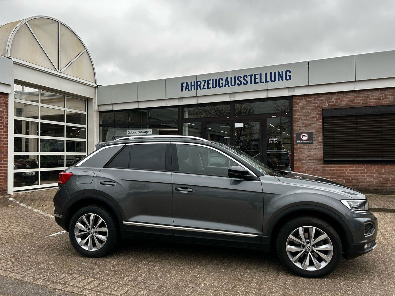 Volkswagen T-Roc Style - SUV: foto 1 Volkswagen T-Roc Style - SUV: foto 1