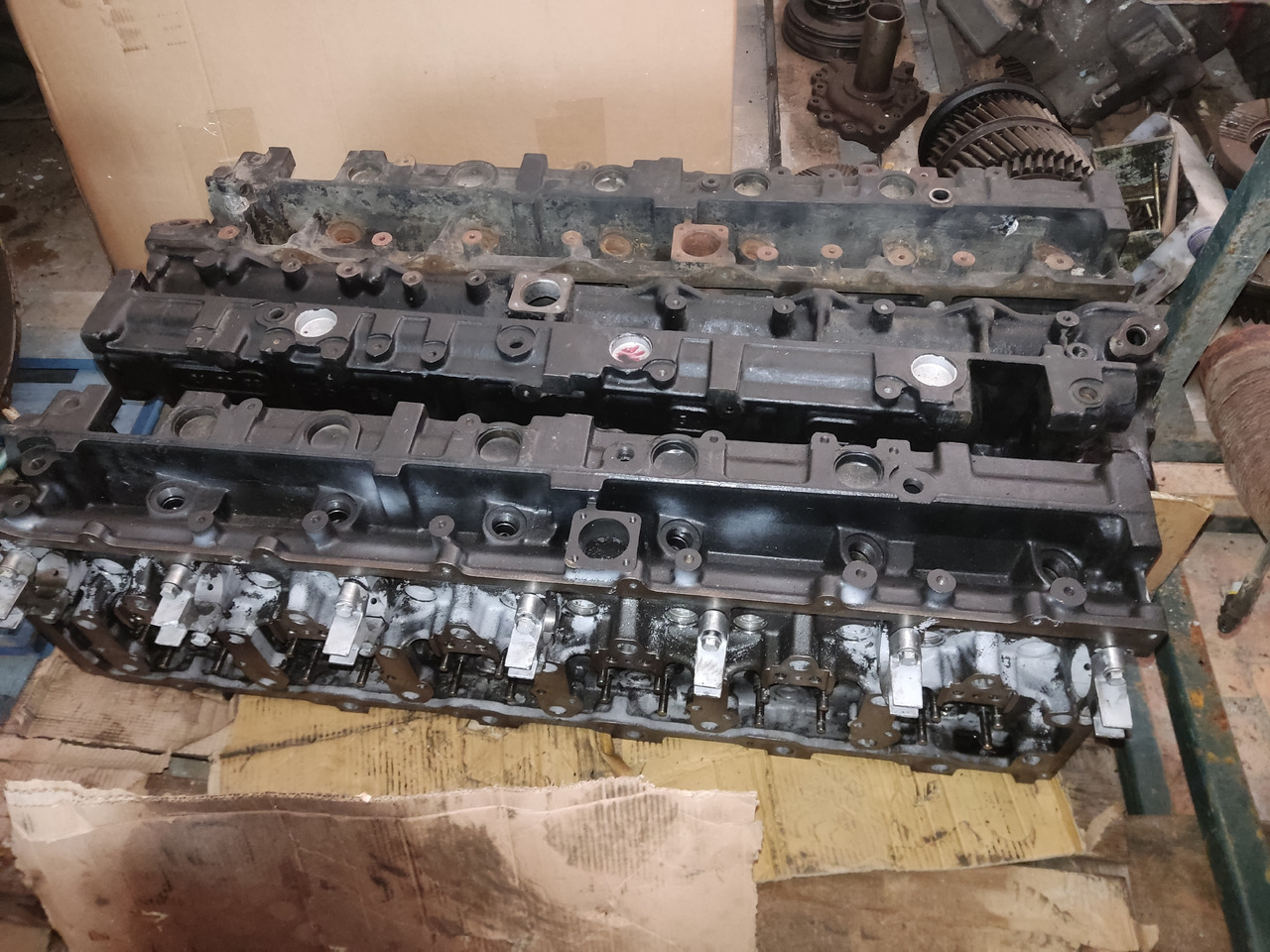 MAN Cylinder head D2066 D2676 - Cabeça do motor: foto 1 MAN Cylinder head D2066 D2676 - Cabeça do motor: foto 1