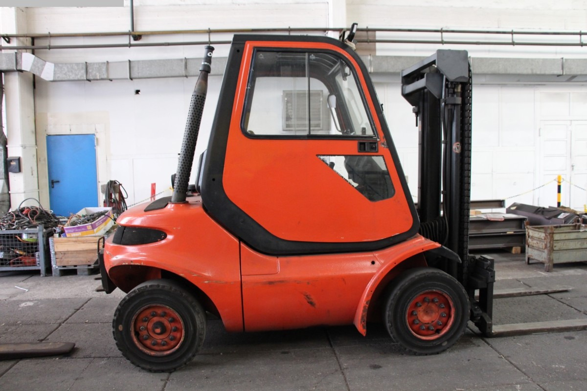 LINDE H40D - Empilhador a diesel: foto 1 LINDE H40D - Empilhador a diesel: foto 1