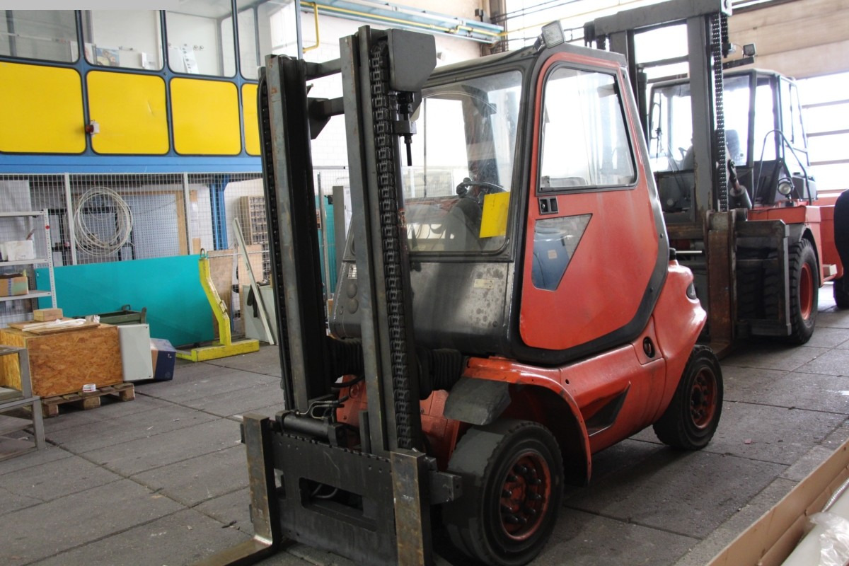 LINDE H40D - Empilhador a diesel: foto 2 LINDE H40D - Empilhador a diesel: foto 2