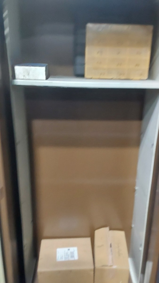 Tuerenschrank 1950x930x400 - Máquina para metal: foto 5 Tuerenschrank 1950x930x400 - Máquina para metal: foto 5