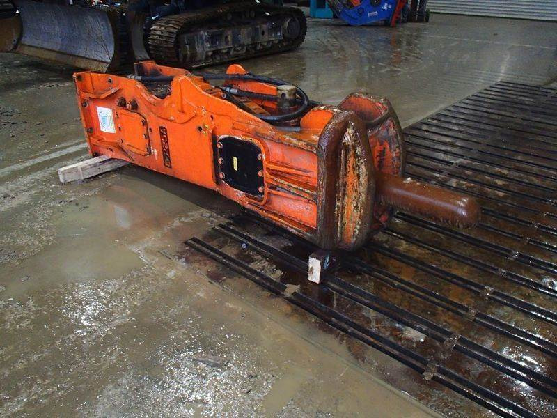 NPK E-225 A - Martelo hidráulico para Máquina de construção: foto 1 NPK E-225 A - Martelo hidráulico para Máquina de construção: foto 1