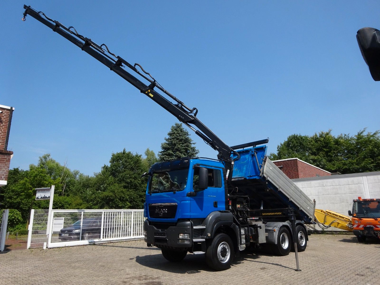 MAN 28.400 TGS 3Skipper+HIAB 166 E-4 HIPRPO 6x4-4 - Camião basculante, Camião grua: foto 1 MAN 28.400 TGS 3Skipper+HIAB 166 E-4 HIPRPO 6x4-4 - Camião basculante, Camião grua: foto 1