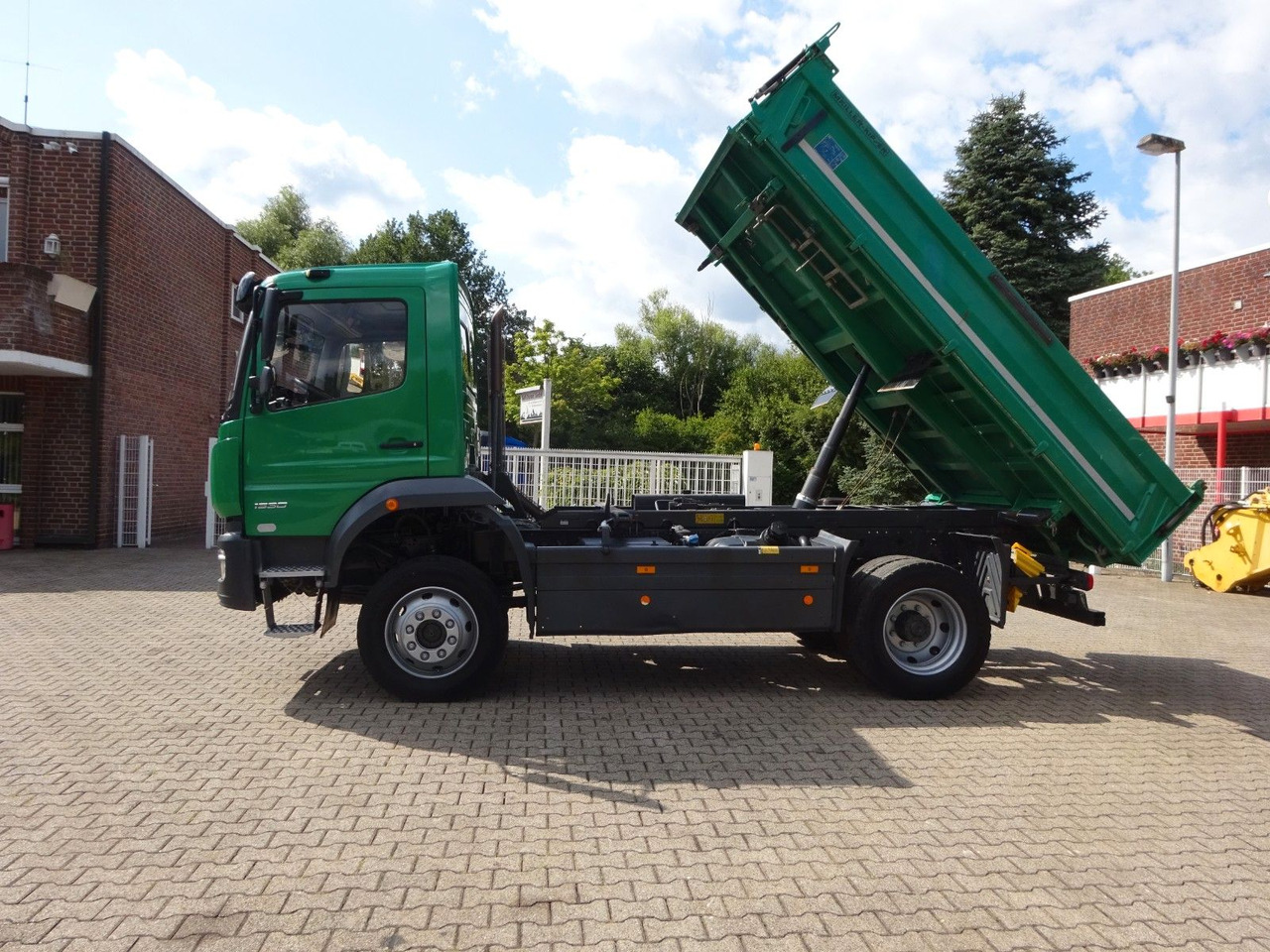 Mercedes-Benz 1530 Atego MEILLER 3Skipper 4x4 - Camião basculante: foto 4 Mercedes-Benz 1530 Atego MEILLER 3Skipper 4x4 - Camião basculante: foto 4