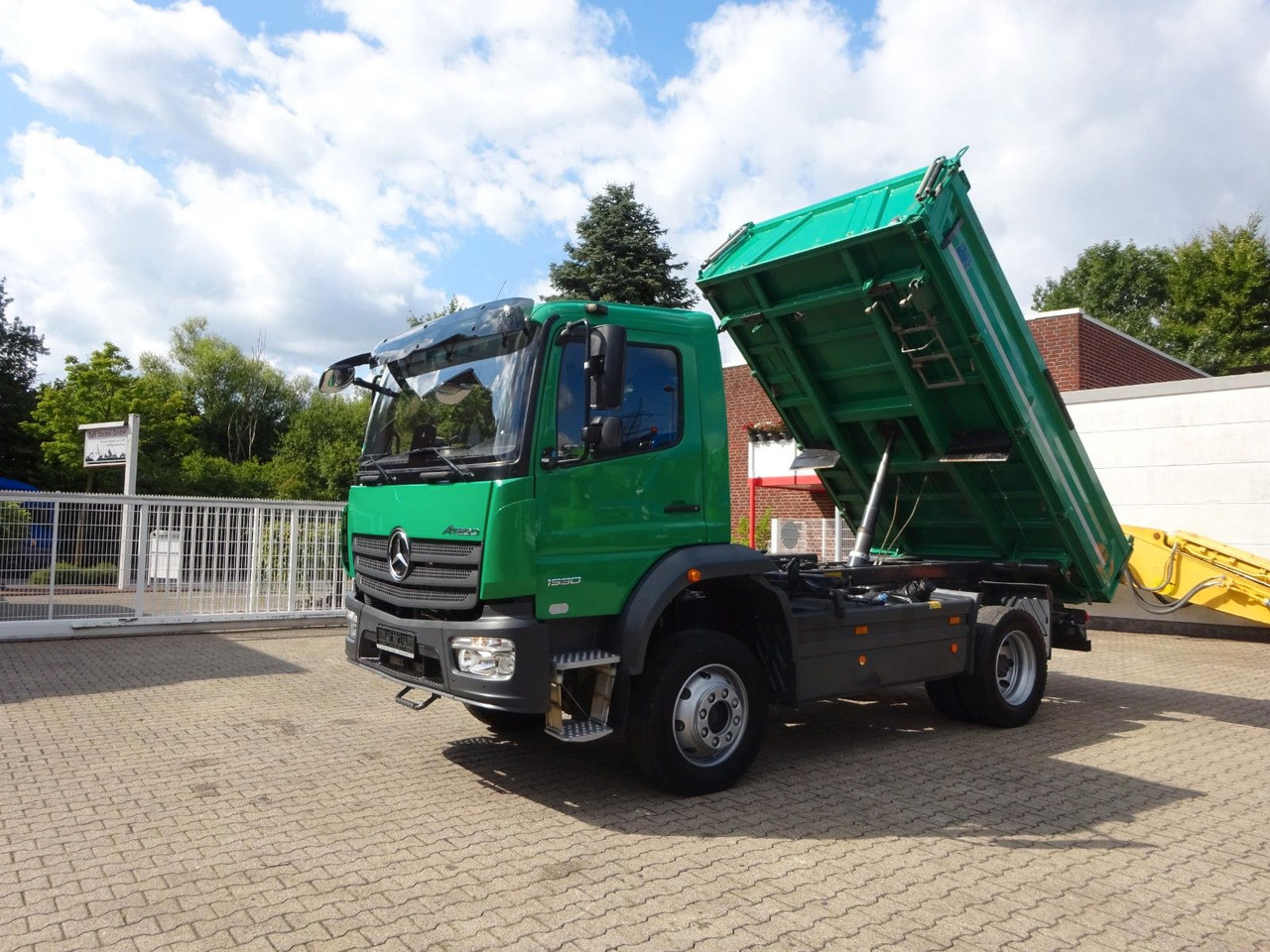 Mercedes-Benz 1530 Atego MEILLER 3Skipper 4x4 - Camião basculante: foto 1 Mercedes-Benz 1530 Atego MEILLER 3Skipper 4x4 - Camião basculante: foto 1