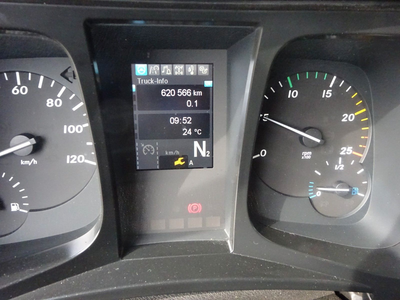Camião furgão Mercedes-Benz 1842 Antos Koffer  + BÄR Ladebordwand 4x2: foto 16