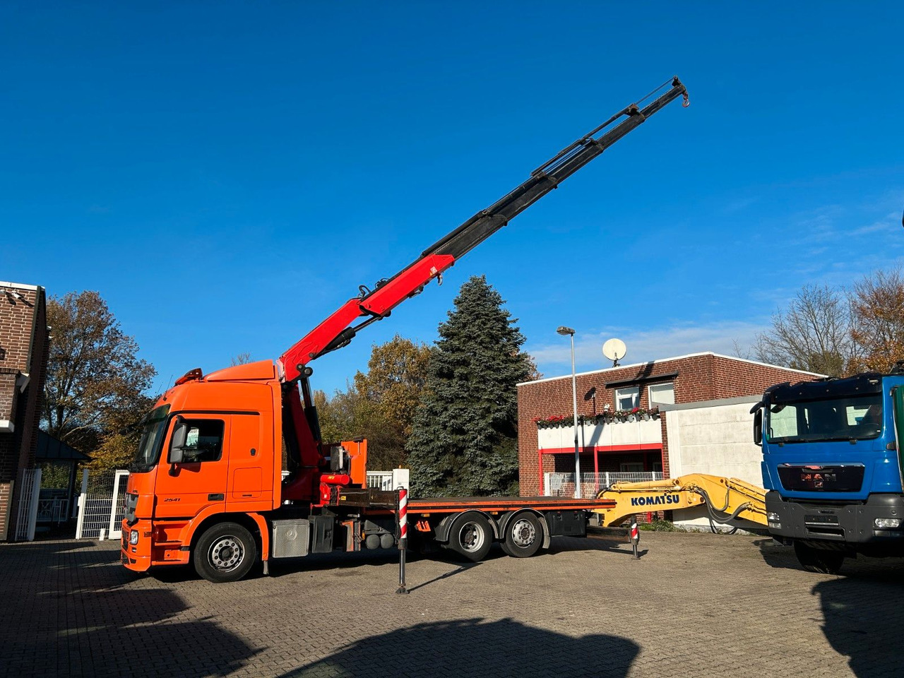 Mercedes-Benz 2541 Actros Plattform + FASSI Kran 6X2 - Camião grua: foto 2 Mercedes-Benz 2541 Actros Plattform + FASSI Kran 6X2 - Camião grua: foto 2