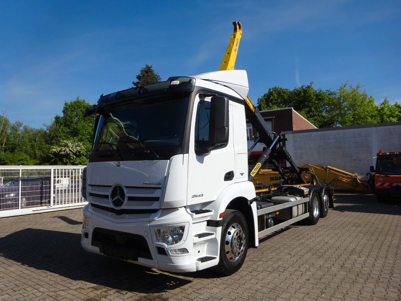 Mercedes-Benz 2543 Antos PALFINGER Abroller - Camião polibenne: foto 1 Mercedes-Benz 2543 Antos PALFINGER Abroller - Camião polibenne: foto 1