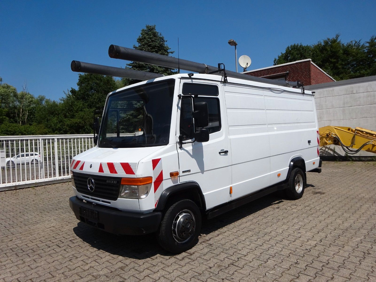 Mercedes-Benz 613D Vario Kasten 4x2 - Furgão: foto 2 Mercedes-Benz 613D Vario Kasten 4x2 - Furgão: foto 2