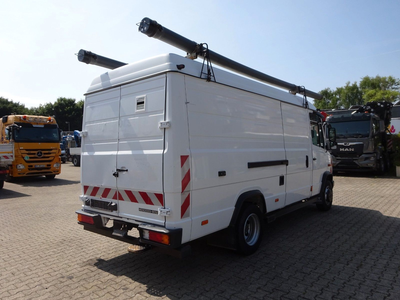 Furgão Mercedes-Benz 616D Vario Kastenwagen 4x2: foto 9