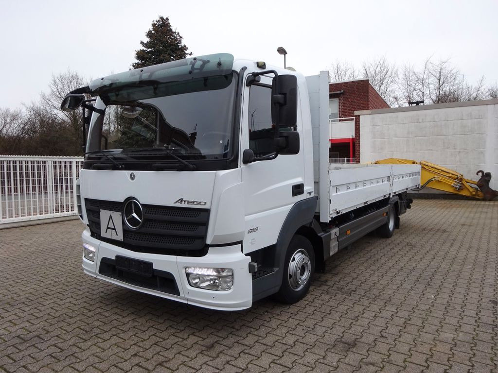 Mercedes-Benz 818 Atego Pritsche  - Camião de caixa aberta/ Plataforma: foto 1 Mercedes-Benz 818 Atego Pritsche  - Camião de caixa aberta/ Plataforma: foto 1