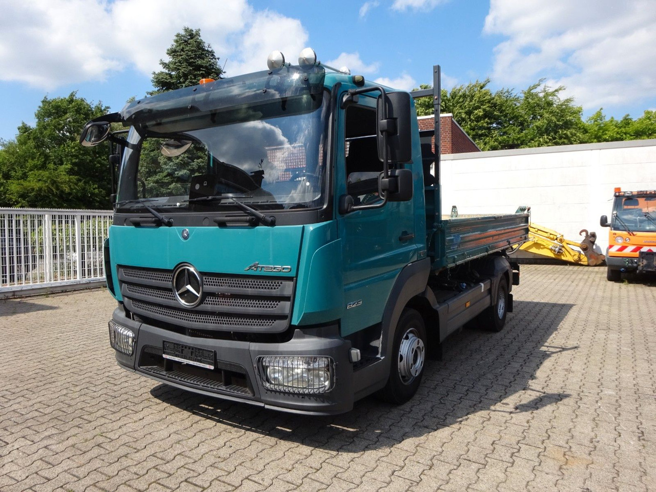 Mercedes-Benz 823 Atego MEILLER 3Skipper 4x2 - Carrinha basculante: foto 2 Mercedes-Benz 823 Atego MEILLER 3Skipper 4x2 - Carrinha basculante: foto 2