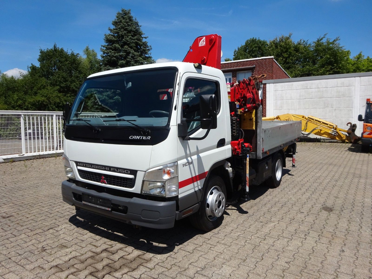 Mitsubishi Fuso Canter 7C18 + Ferrari F571 Kran - Carrinha de caixa aberta: foto 5 Mitsubishi Fuso Canter 7C18 + Ferrari F571 Kran - Carrinha de caixa aberta: foto 5